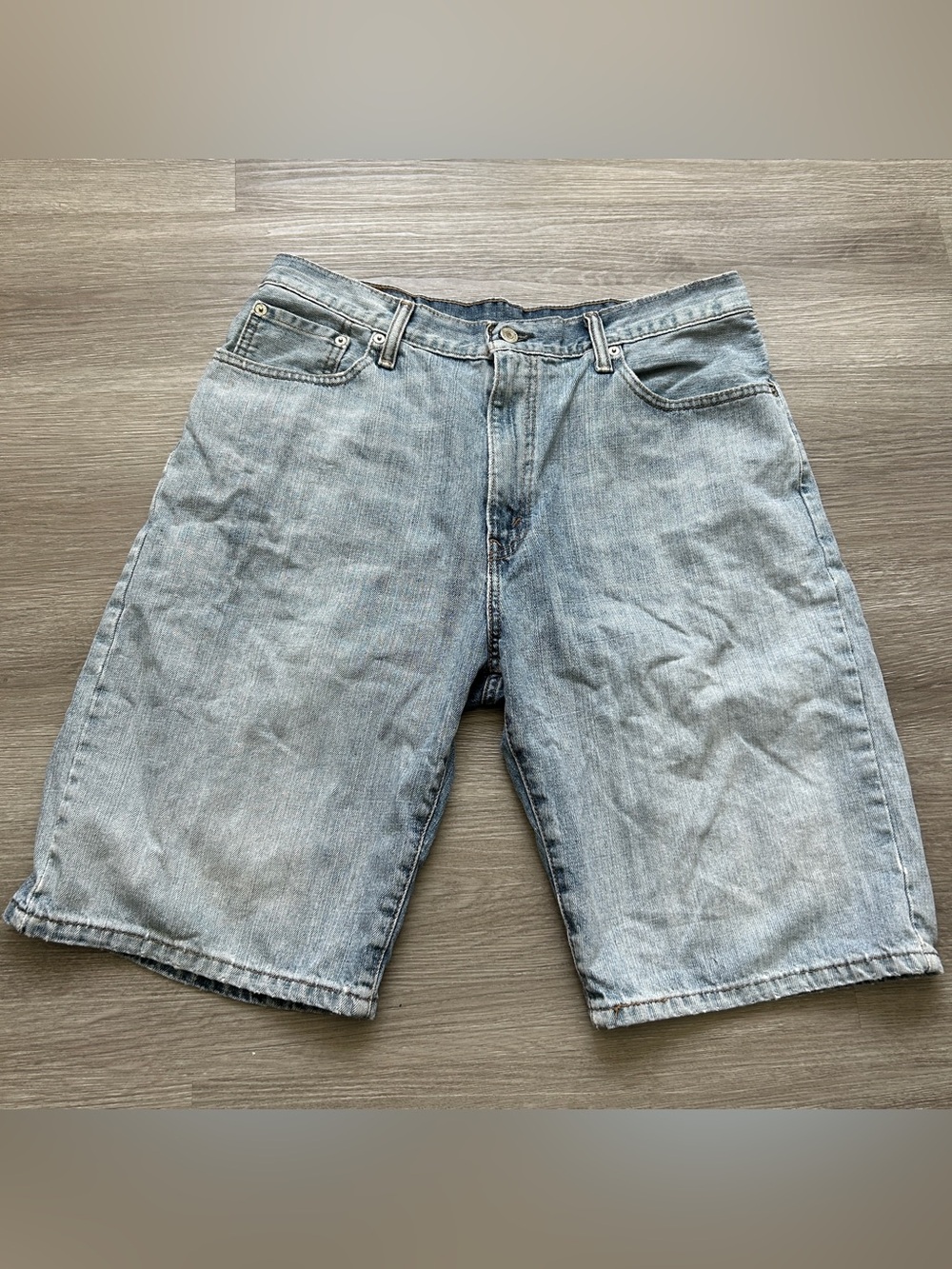Levi's 569 Men's Jean Shorts - Blue Size 34 faded Light Washed Denim Jorts